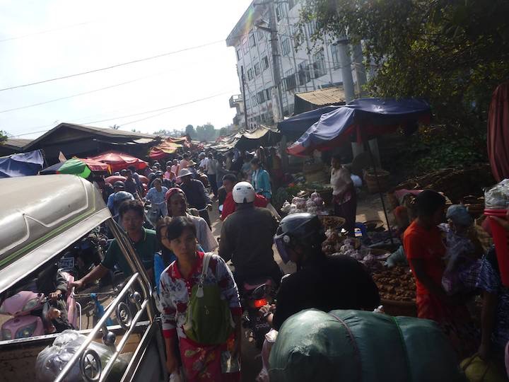 The riding was often interesting. Here a traffic jam in a market in Mandalay on our last day in Burma.