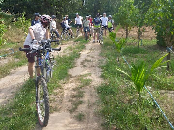 Sunday morning ride with the BWEM group to the countryside North of Yangon. 