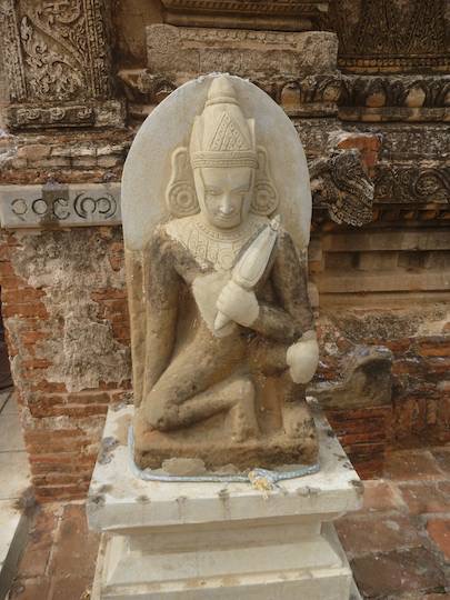 This brand new temple just near our hotel made us realise that most of the temples and stupas had been reconstructed to some degree.  This one completely from a pile of rubble.